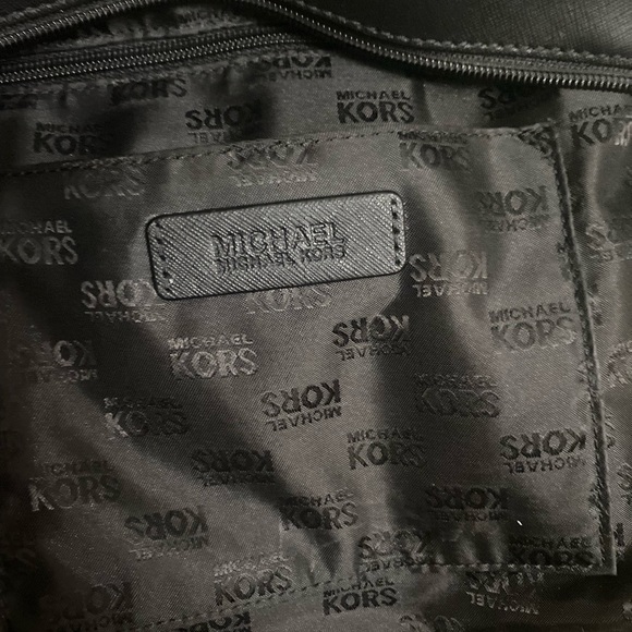 Michael Kors Leather Top-Zip Tote Bag - Picture 7 of 8